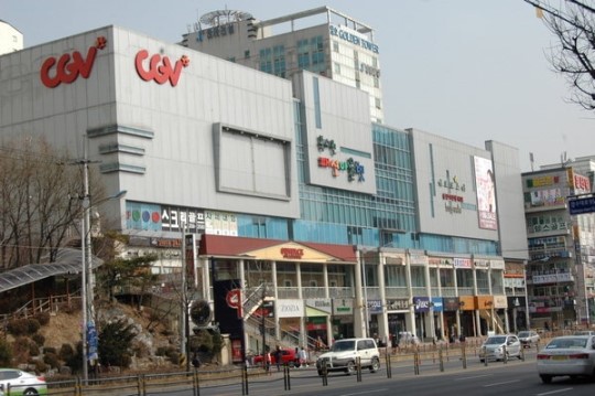 유명브랜드 연중 50~80% 할인가 북수원패션아울렛 쇼핑명소 부상