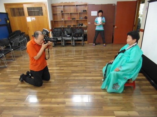자유총연맹, 주안7동 어르신 사진촬영
