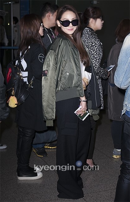 [경인포토/단독]2NE1 씨엘, 여유 넘치는 출국길