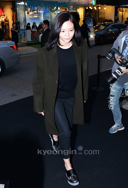 [경인포토]이솜, 군살 하나 없는 퍼펙트 보디라인