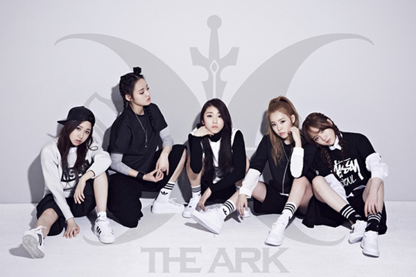 디아크, 5인 완전체 이미지 공개… 멤버 정유진·천재인 누구?
