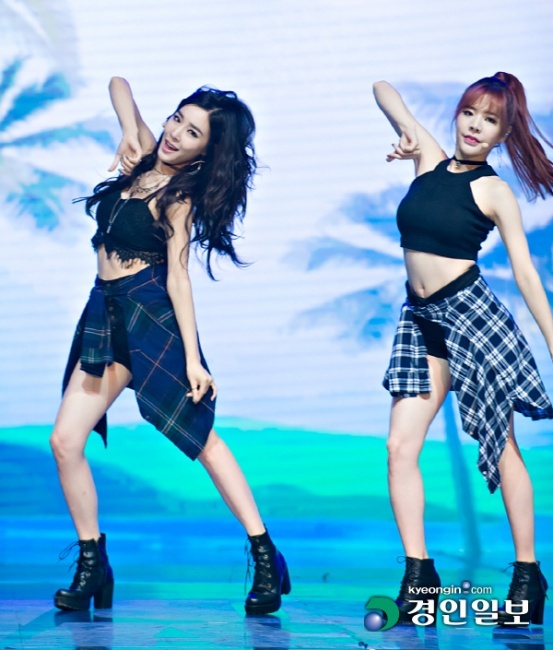 [경인포토]소녀시대 티파니-써니, 섹시한 웨이브 댄스