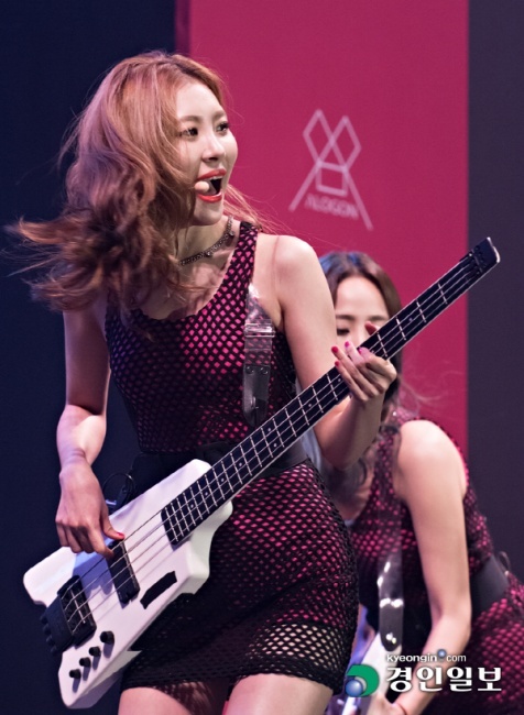 [경인포토]서울걸즈컬렉션 원더걸스 선미, 능숙한 연주 실력