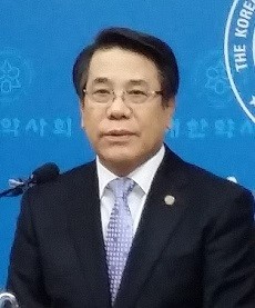 의료계에 섭섭함 피력 조찬휘 약사회장