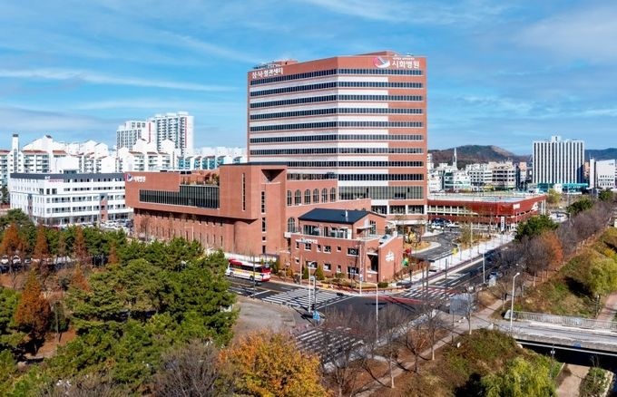 중견 시화병원, 재정 위기 사립대 인수 추진 주목