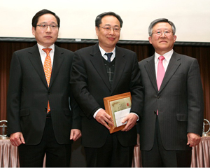 제2회 가송의학상에 박종완 서울의대 교수