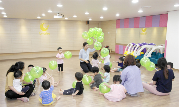 퍼슨, 직장어린이집 깜짝 방문‥ 이벤트 진행