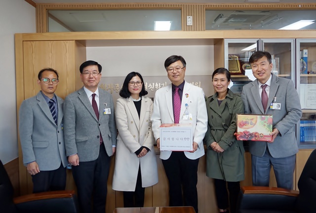 영농조합법인, 조선대병원에 사과즙 1,000포 기부