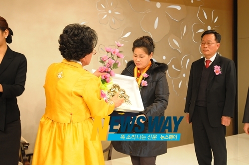 송학종합장식 신현숙 사장, `제11회 장한한국인상 사회교육 근장 수상