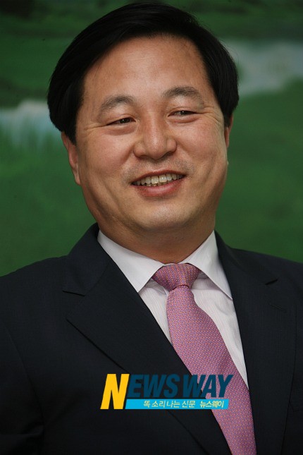 [인터뷰] 김두관 경남도지사 경남과 동남권 단합, 혁신에 주력
