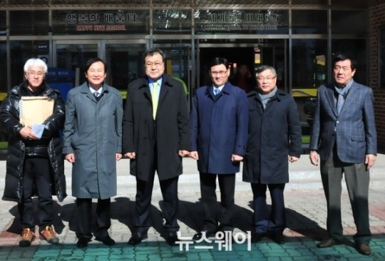 봉순장학회 임원들, 곡성중앙초 졸업식 참석