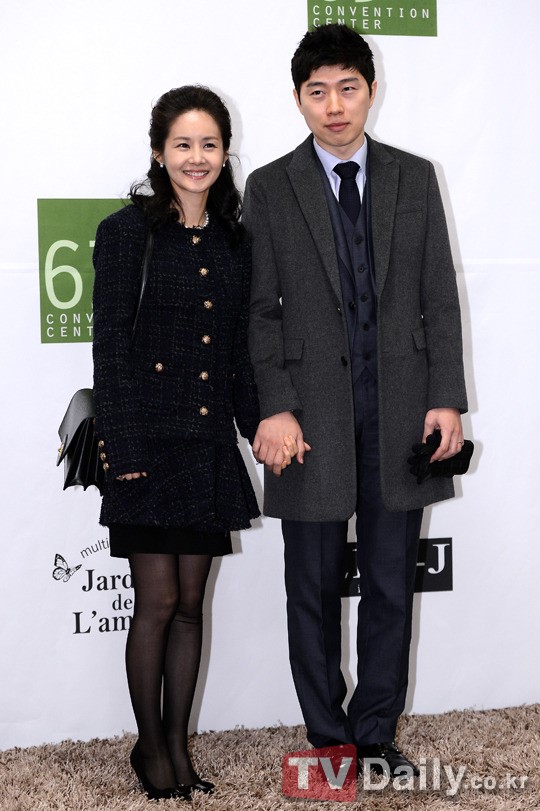 [TD포토] 김가연-임요환 손 꼭 잡고 결혼식 참석~ (윤형빈 정경미 결혼)