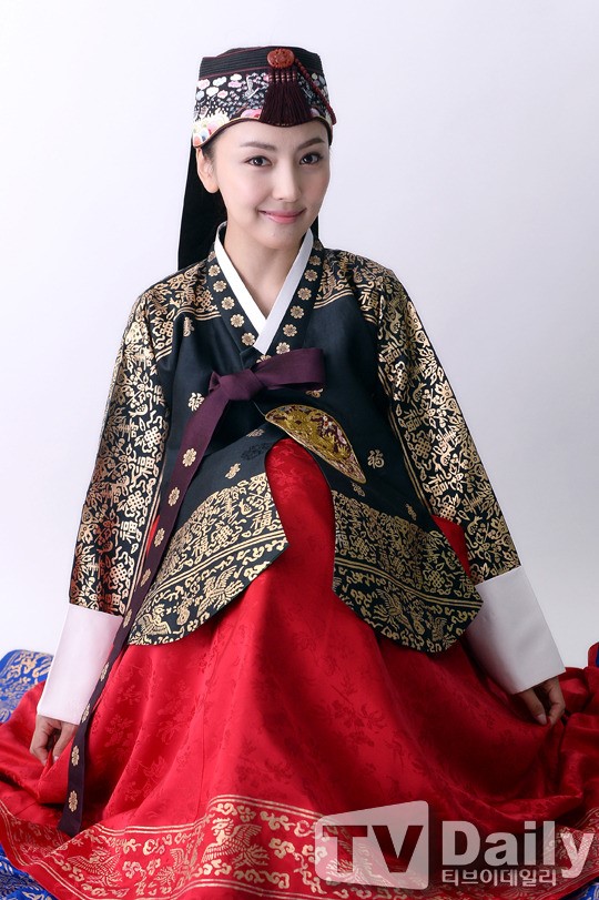 [TD포토+] 홍인영 단아한 한복 자태에 빠지겠네~