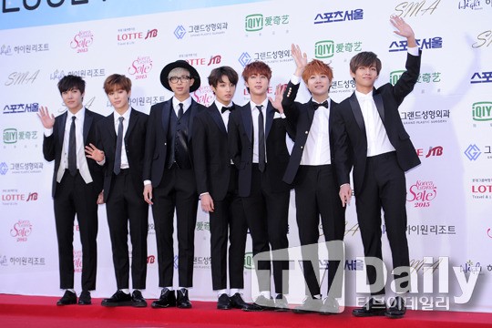[TD포토] 방탄소년단 깔끔한 블랙 수트 (서울가요대상)