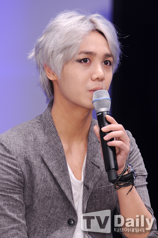 [TD포토] 엠블랙 미르 아이돌다운 눈화장