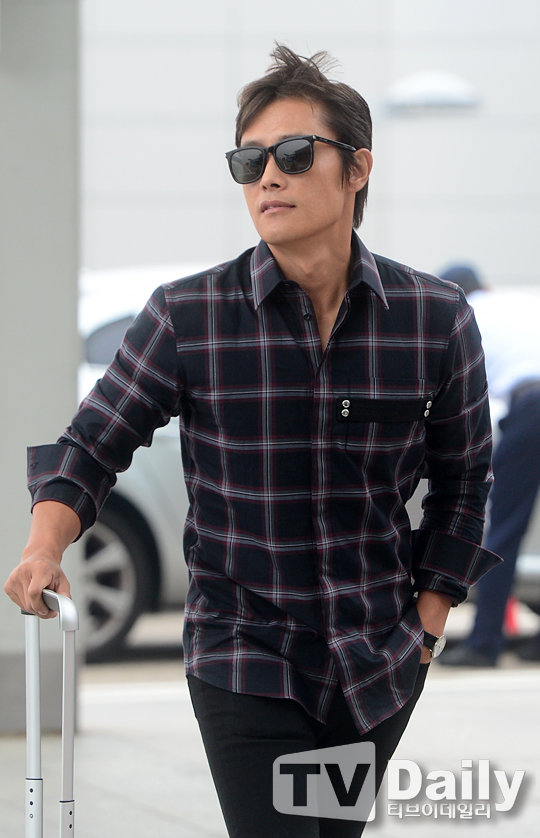[TD포토] 이병헌 바람에 날리는 머리도 화보