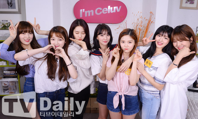 [TD포토] 오마이걸 매력이 뿜뿜~아이엠셀럽
