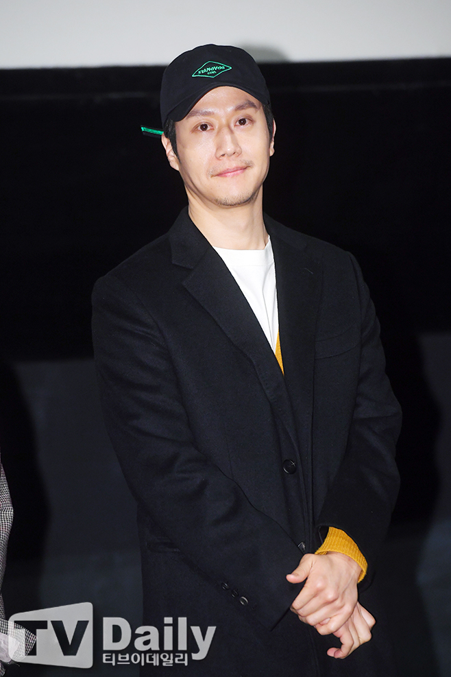 [TD포토] 정우 살짝 자란 수염마저 매력적이야