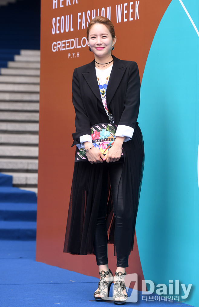 [TD포토] 유하나 섹시한 가죽 바지