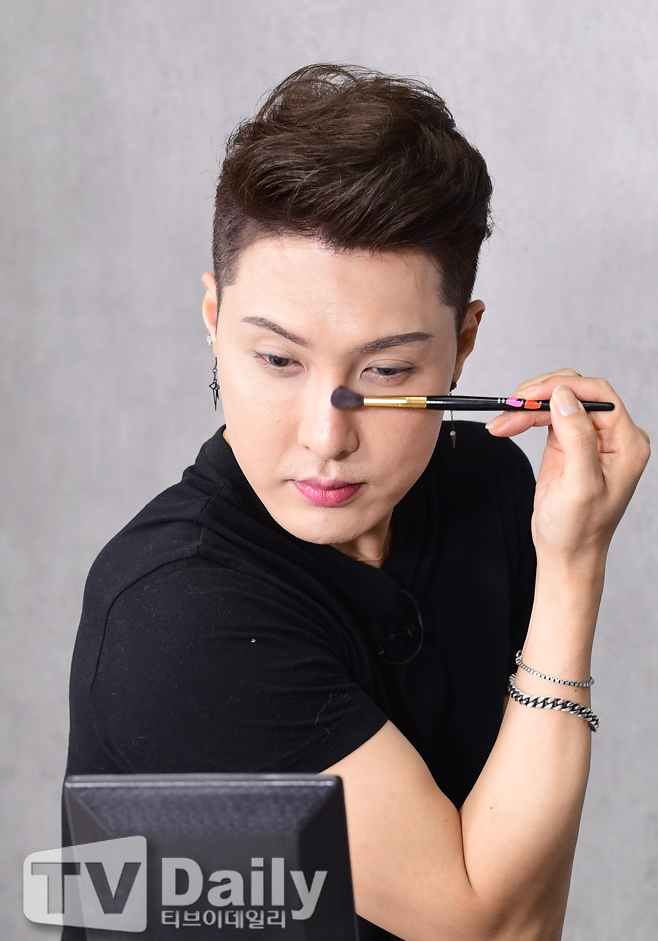 [TD포토] 김기수 섬세한 터치~