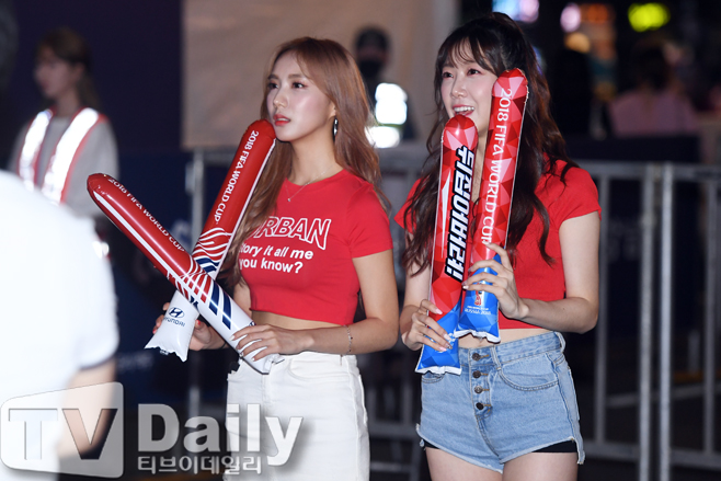 [TD포토] 스텔라 영흔-소영 손흥민 슛팅이 아쉬워~(대한민국 멕시코 거리응원)