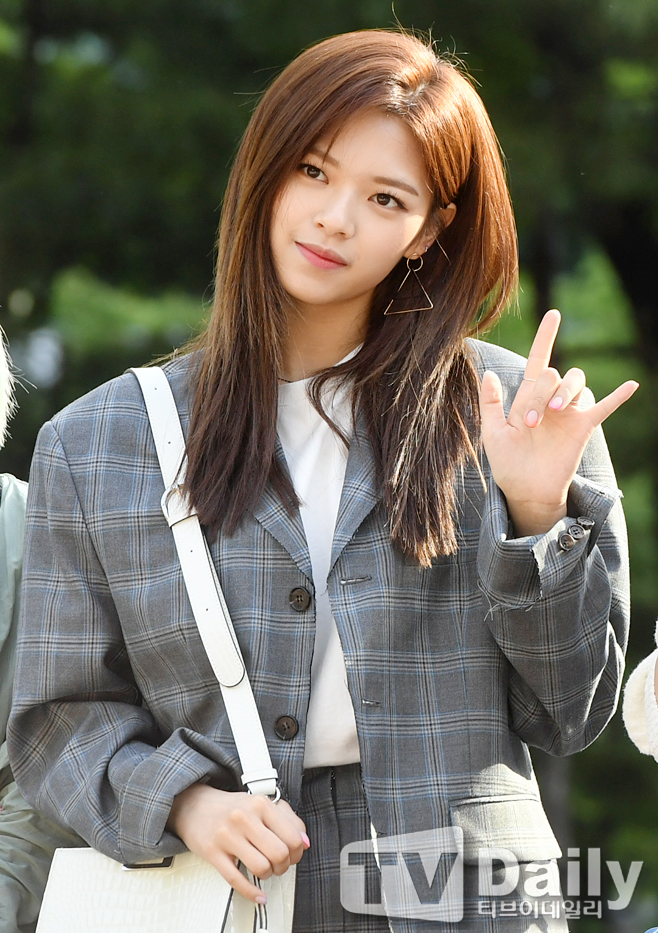 [TD포토] 트와이스 정연 날씨 만큼 미모도 맑음