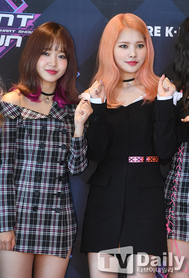[TD포토] 위키미키 최유정-리나 컬러풀한 헤어