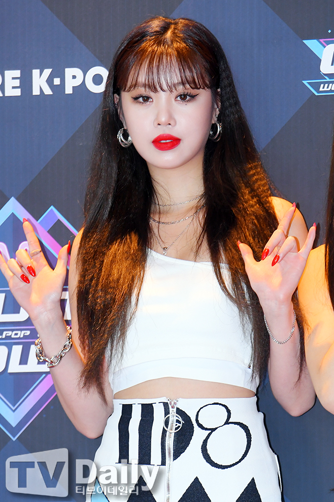 [TD포토] (여자)아이들 수진 레드립이 포인트