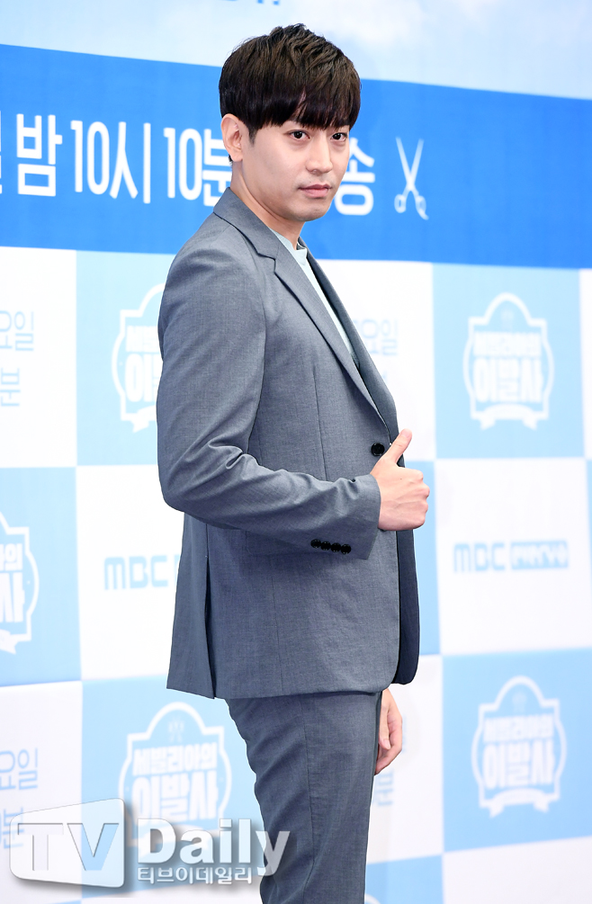 [TD포토] 에릭 이번엔 이발소 운영