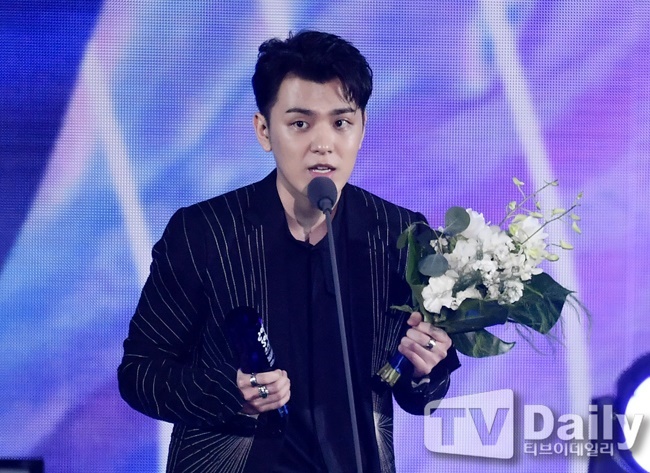 ‘2019 소리바다 어워즈’ 그루비룸, 올해의 힙합메이커상 수상 문화·예술 보탬되겠다