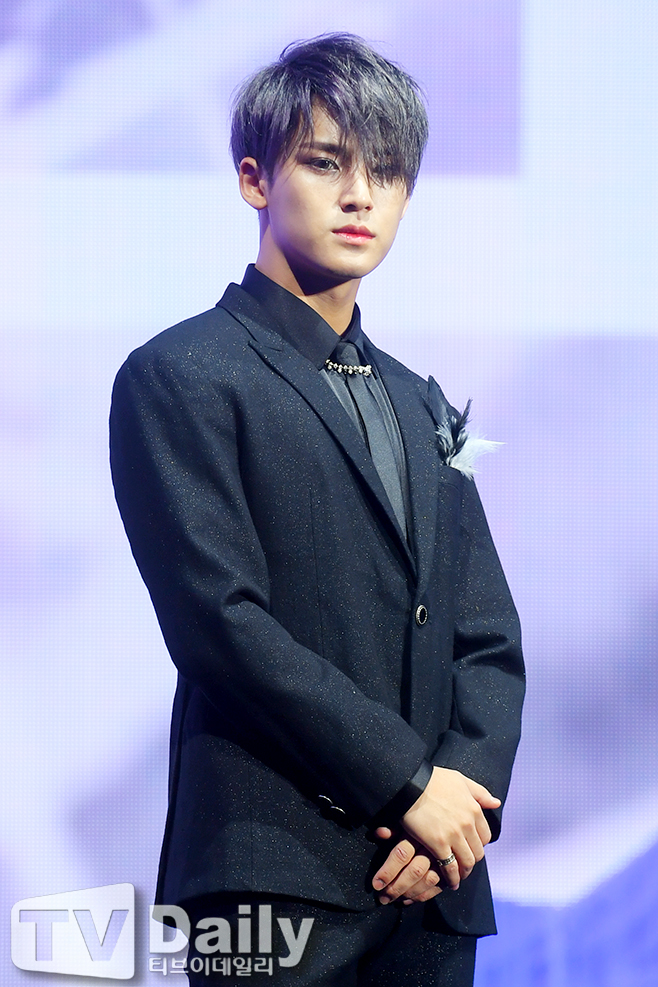 [TD포토] 세븐틴 민규 독특한 헤어스타일에 깜짝
