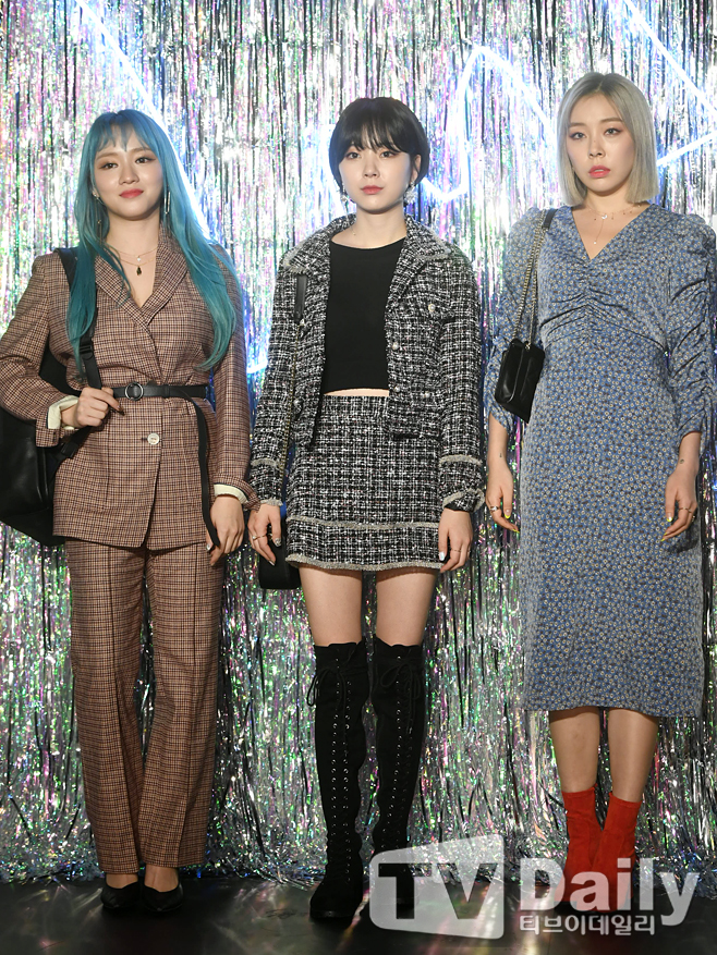 [TD포토] 레이디스 코드 화려한 불금 패션