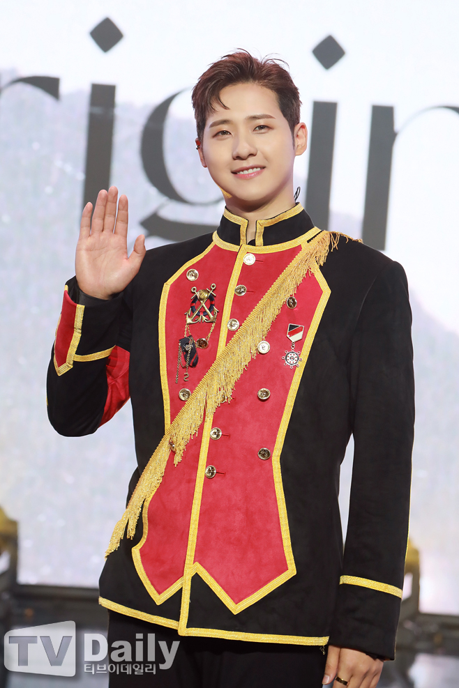 [TD포토] B1A4 신우 안녕~ 오랜만이야