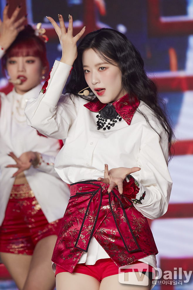 [TD포토] (여자)아이들 슈화 언제까지 예뻐질래?