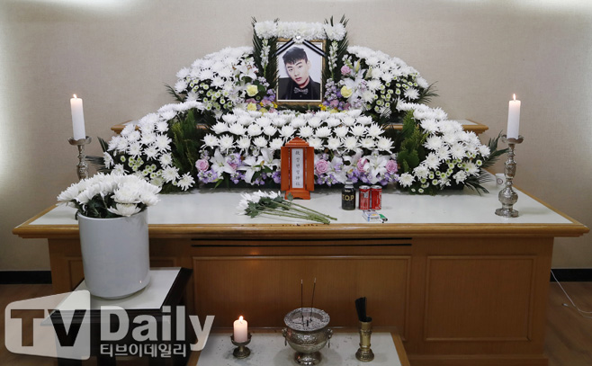 [TD포토] 국립중앙의료원 장례식장에 마련된 故 아이언 빈소