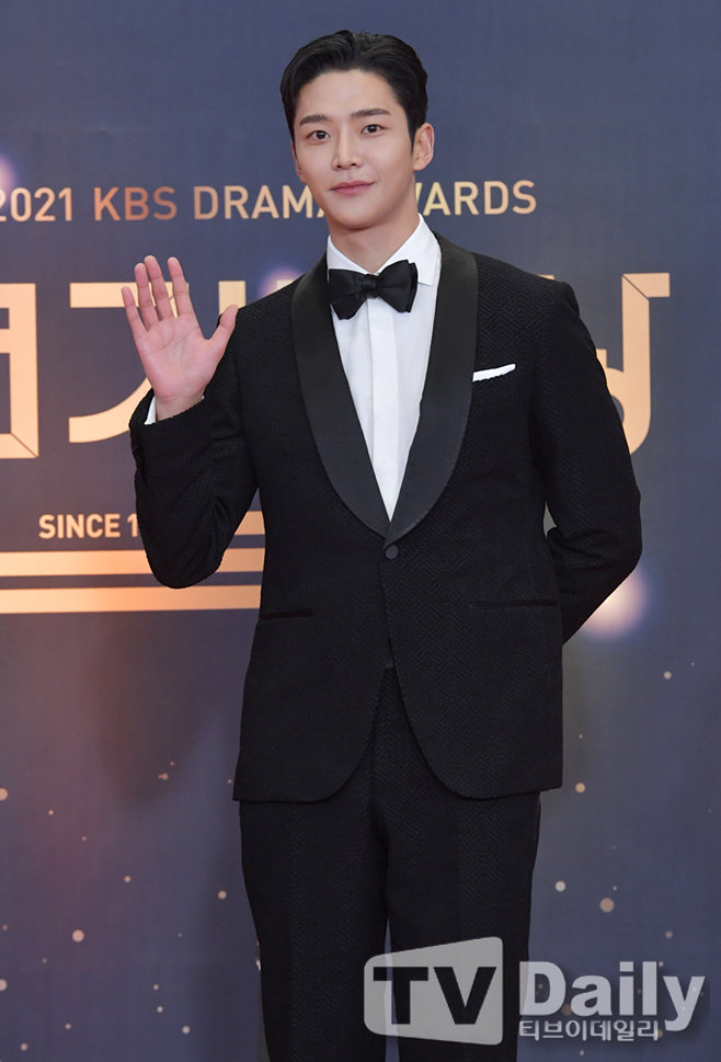 [TD포토] 로운 미소가 멋진 남자