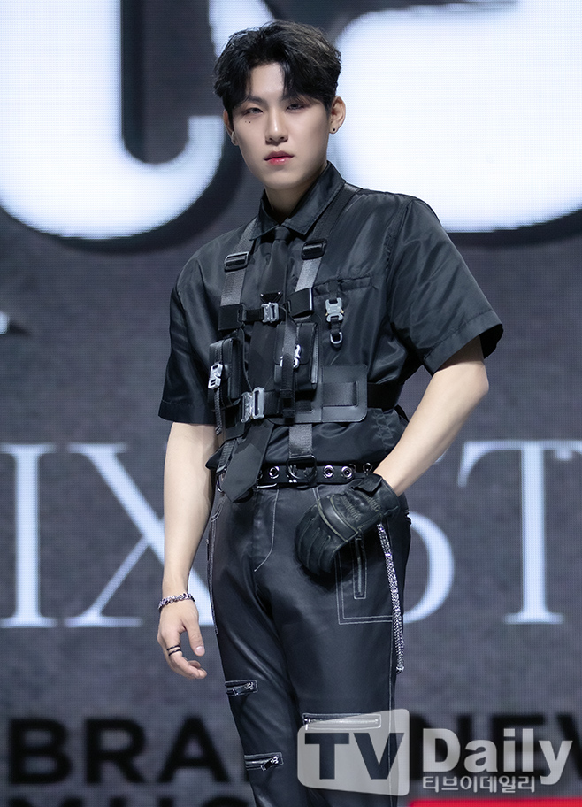[TD포토] 에이비식스 박우진 카리스마 눈빛