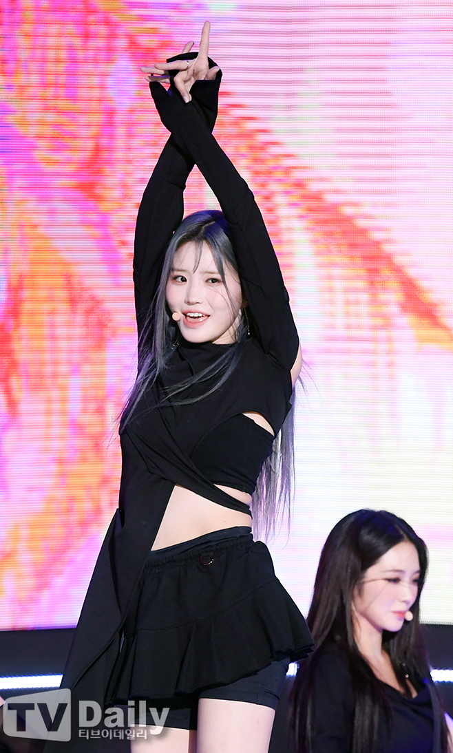 [TD포토] 프로미스나인 송하영 예쁨이 한가득