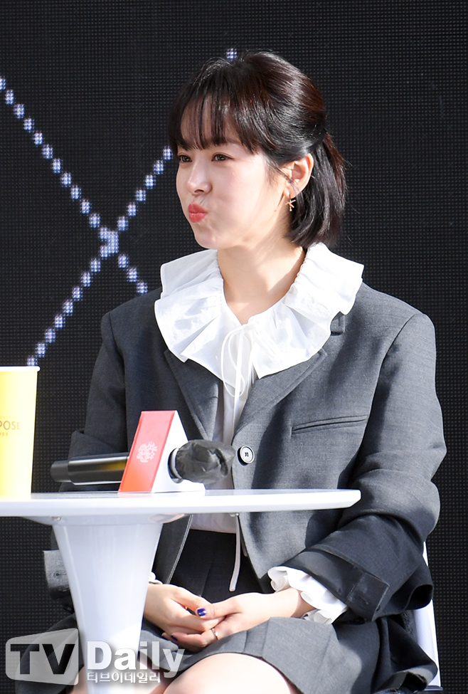 [TD포토] 한지민 귀엽게 입술 쭈~