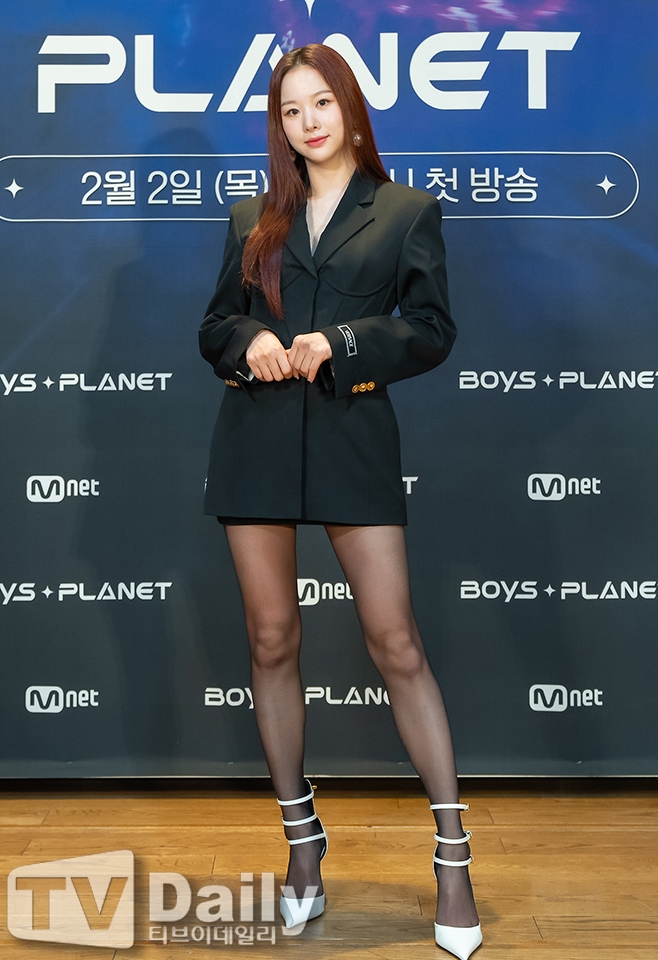 [TD포토] 솔지 명품 각선미 드러내고