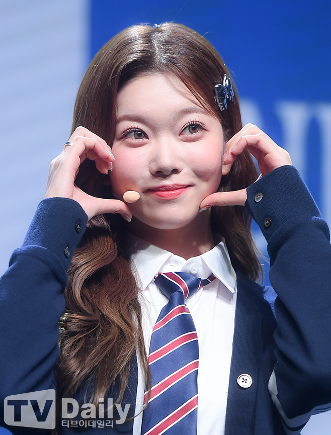 [TD포토+] 빌리 츠키 블랙홀처럼 빠져드는 매력