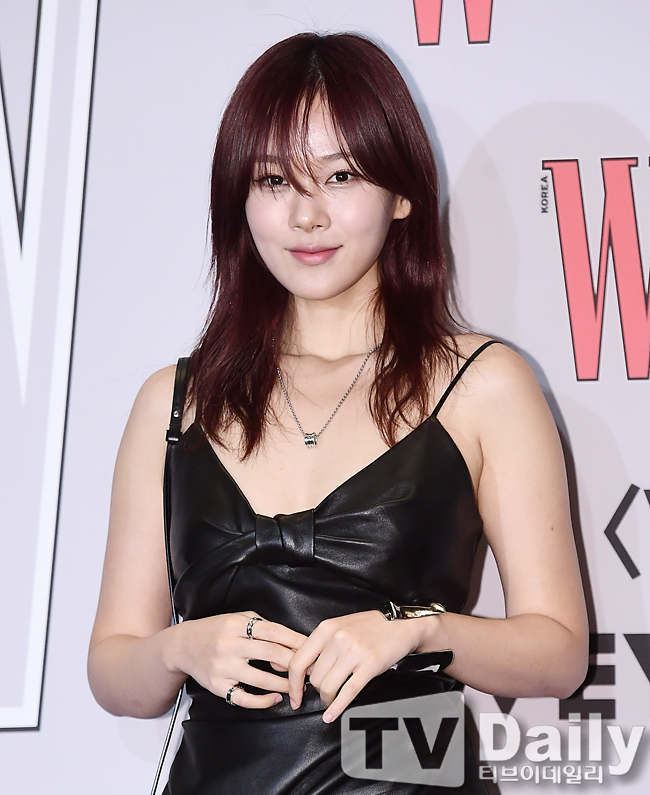 [TD포토] 비비 섹시한 블랙 드레스