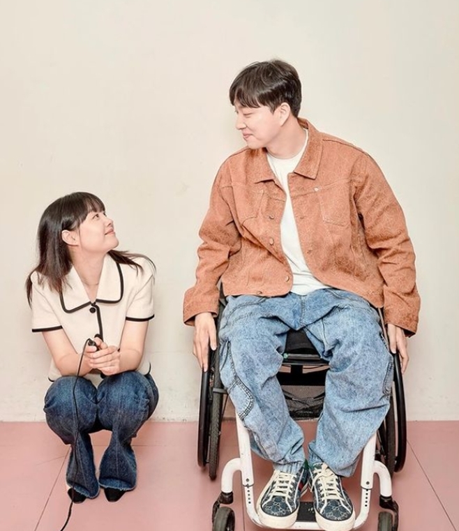 시크릿 송지은·위라클 박위, 열애 발표 선물 같은 사람 [전문]