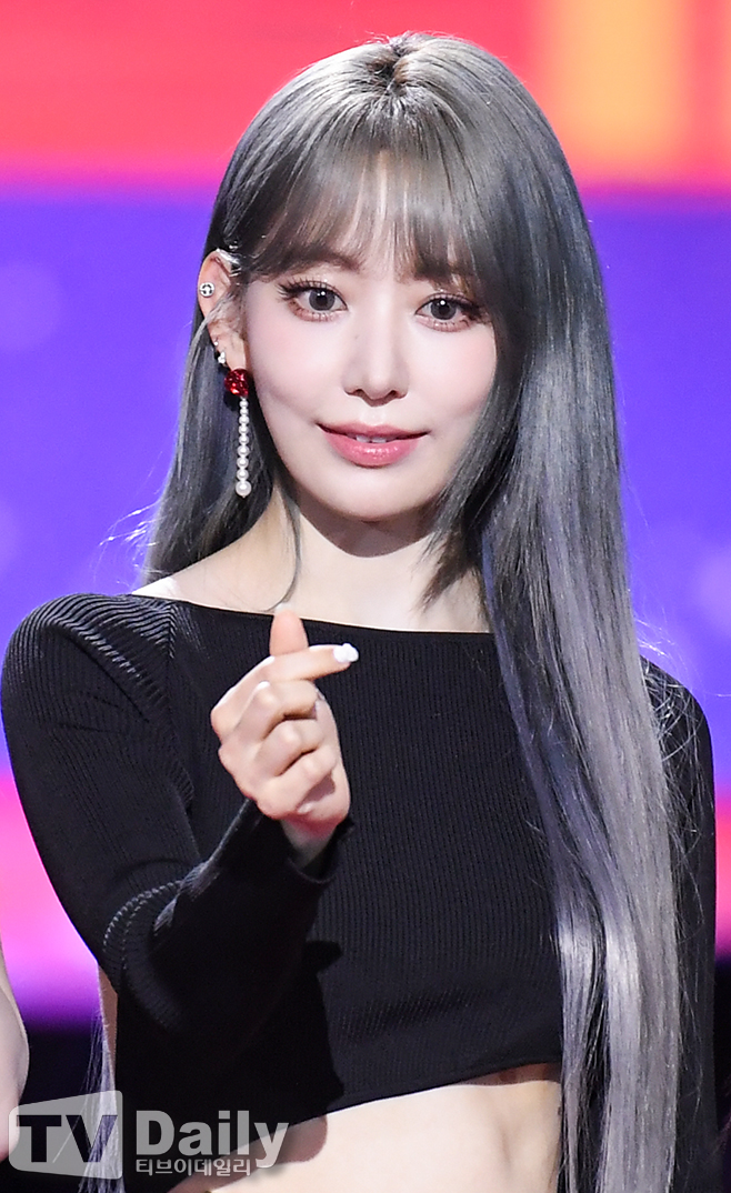 [TD포토] 르세라핌 사쿠라 메리~ 크리스마스