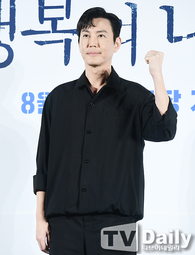 [TD포토] 최원영 댄디한 블랙 패션