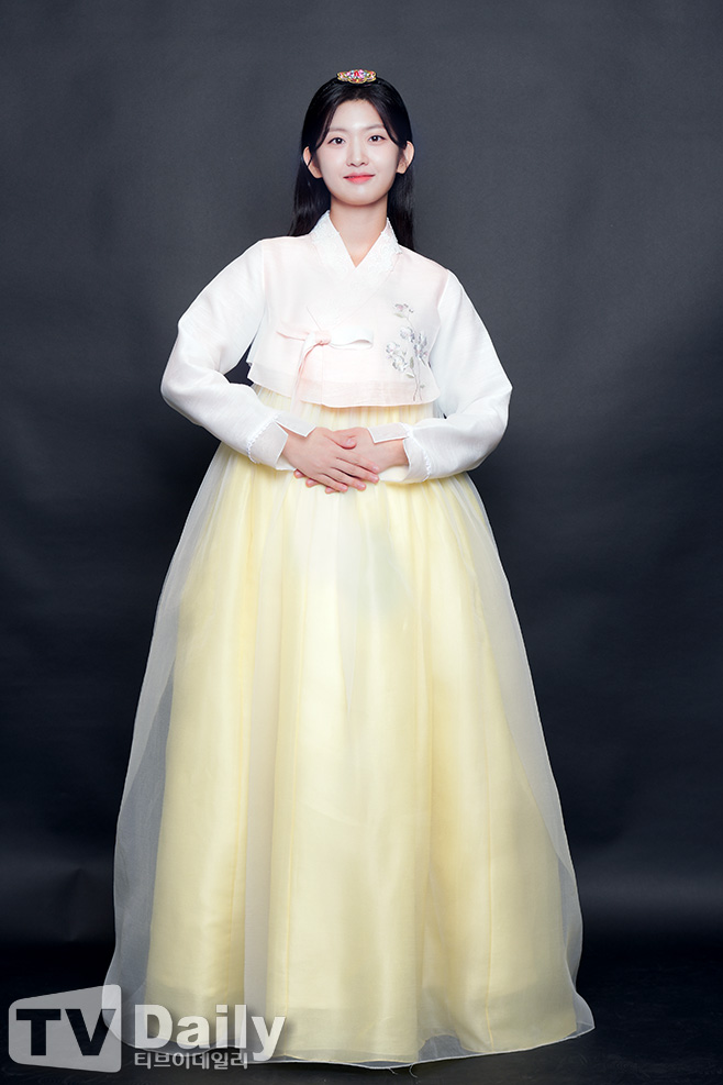 [TD인터뷰+] 박세현 눈부신 한복 자태