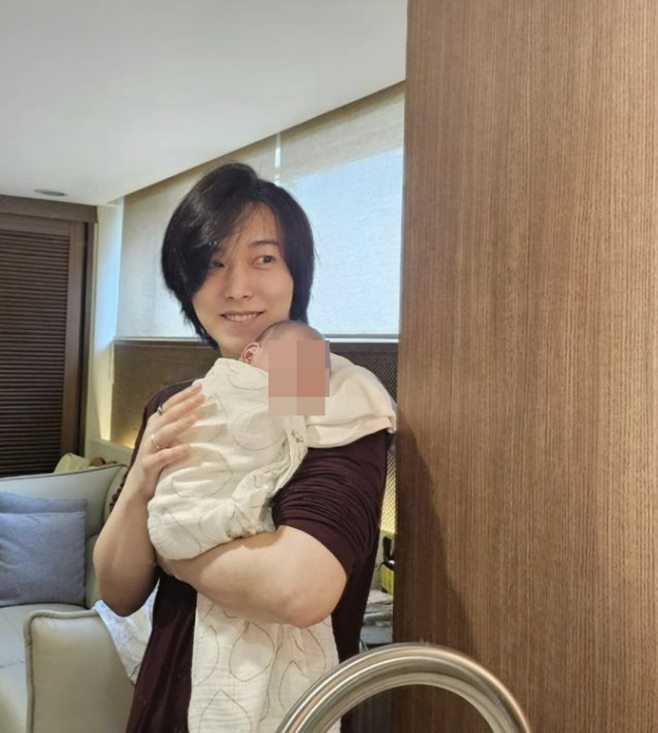 성민 김사은, 10년 만 얻은 첫 아들 공개