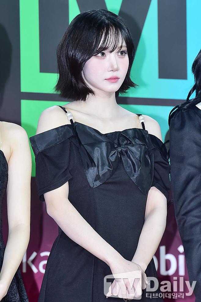 [TD포토] 비비 동생 트리플에스 나경 흘려 내리는 시크미