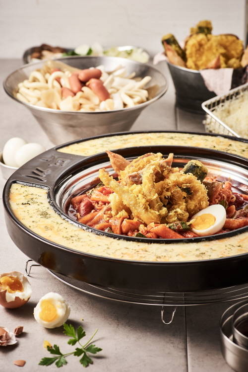 두끼떡볶이, 신메뉴 2종 어묵튀김, 치즈떡 출시