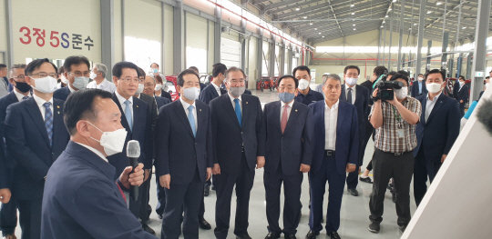 정세균 총리, 영광 e-모빌리티기업 투자협약식 참석